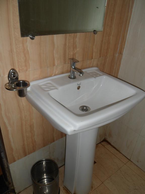 Hotel Avion Inn Ahmedabad Camera foto