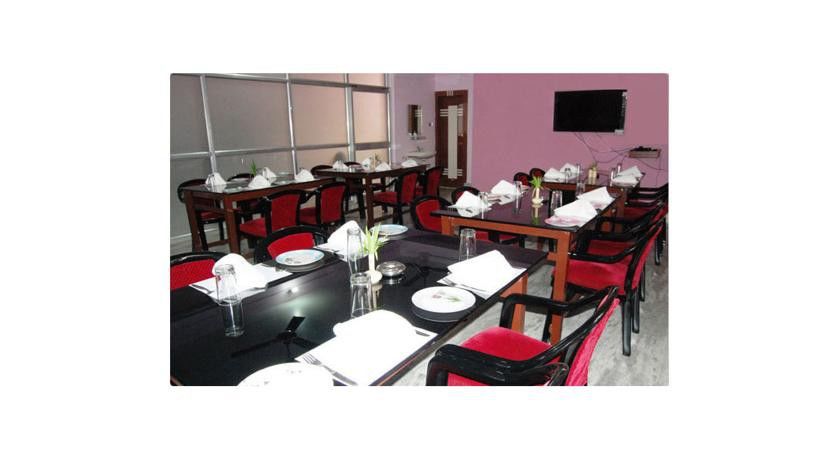 Hotel Avion Inn Ahmedabad Esterno foto